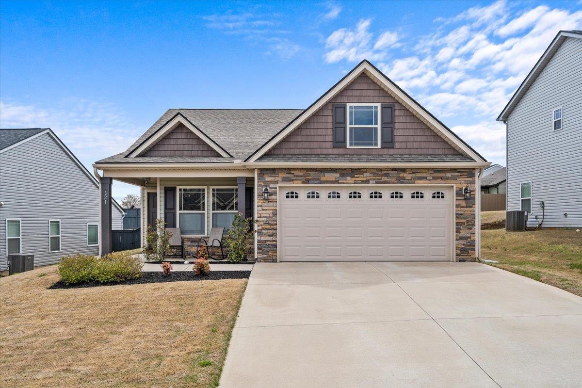 621 Parkway Village Road