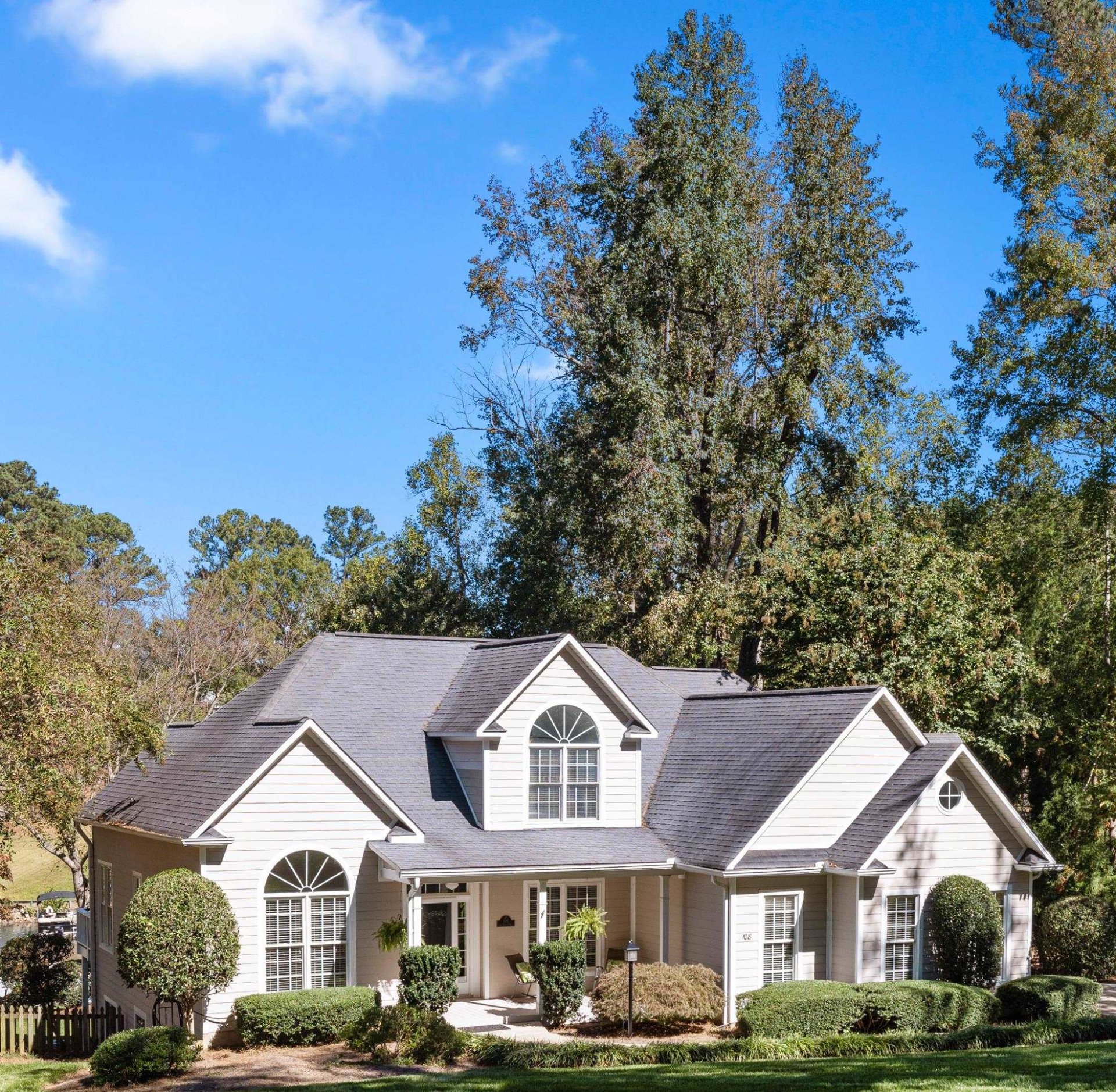 108 Lake Bowen Drive