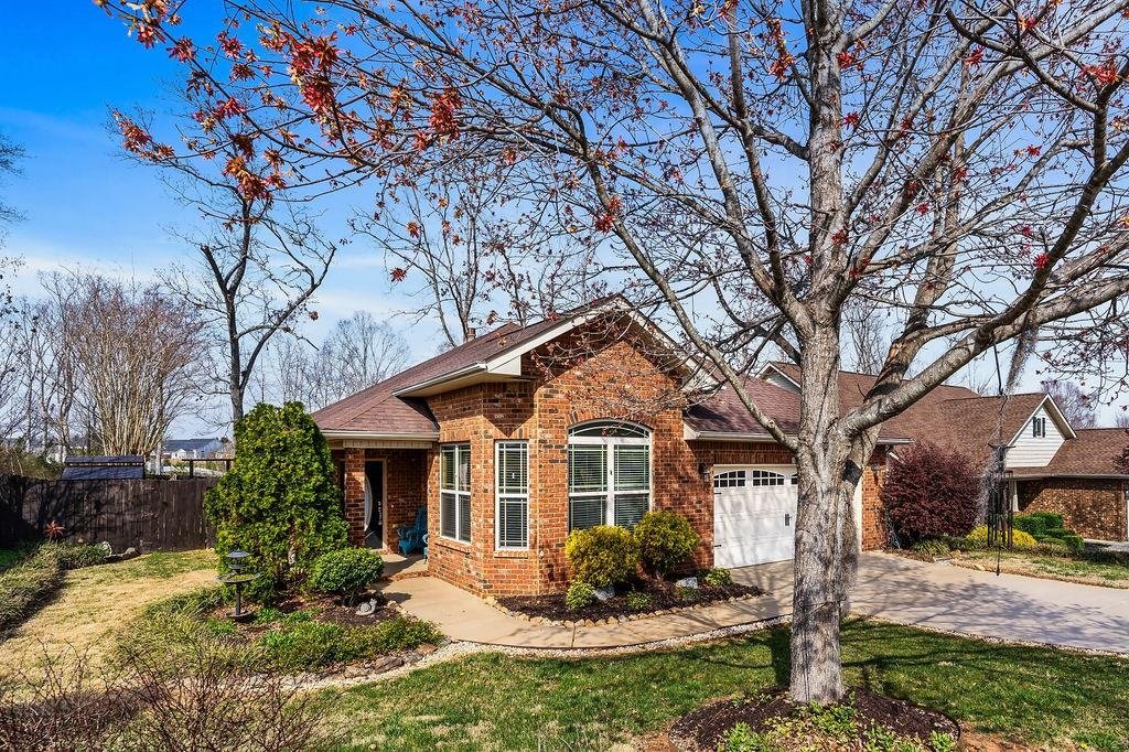 671 W Heatherstone Lane