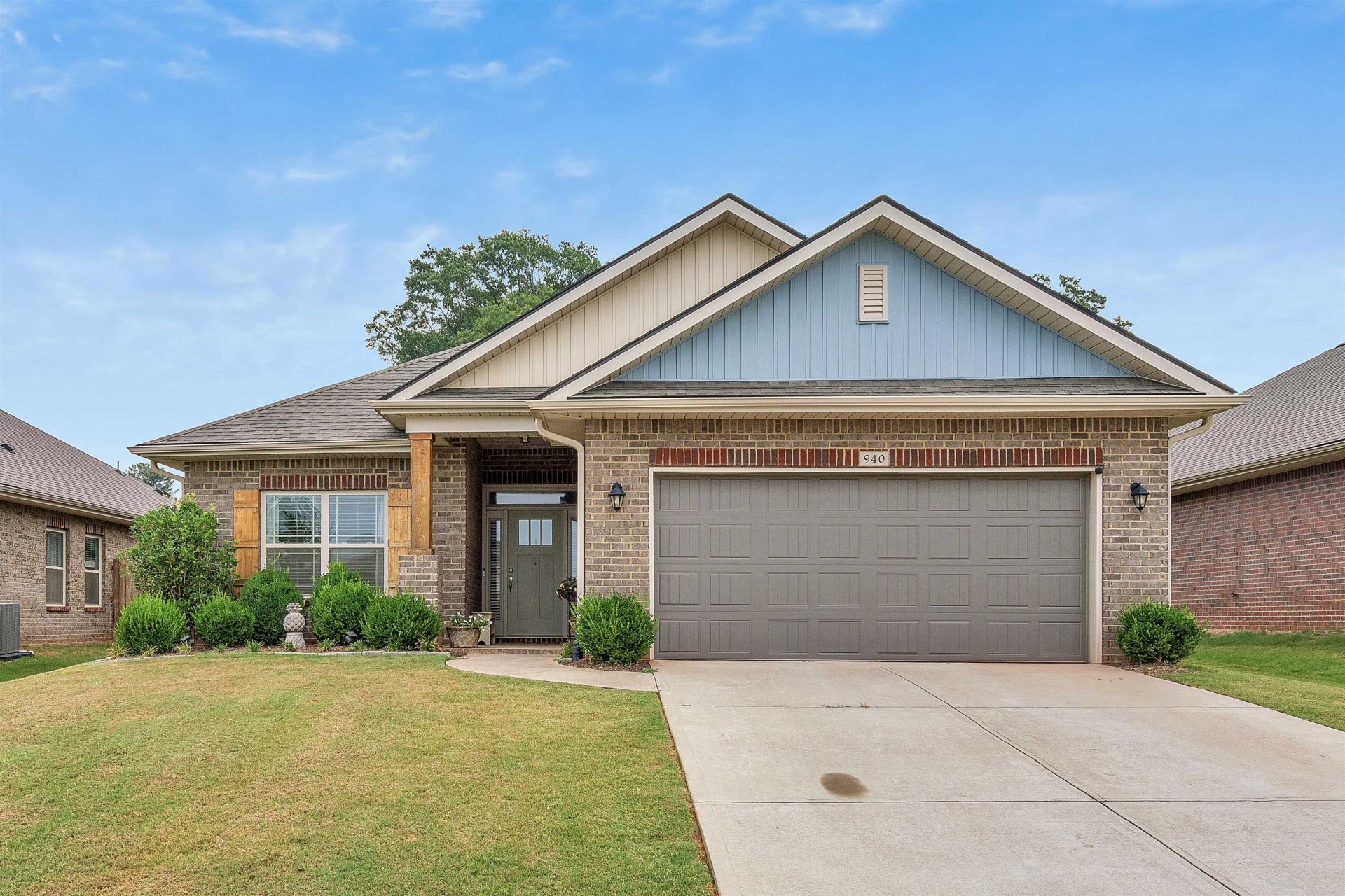 940 Ravenfield Drive