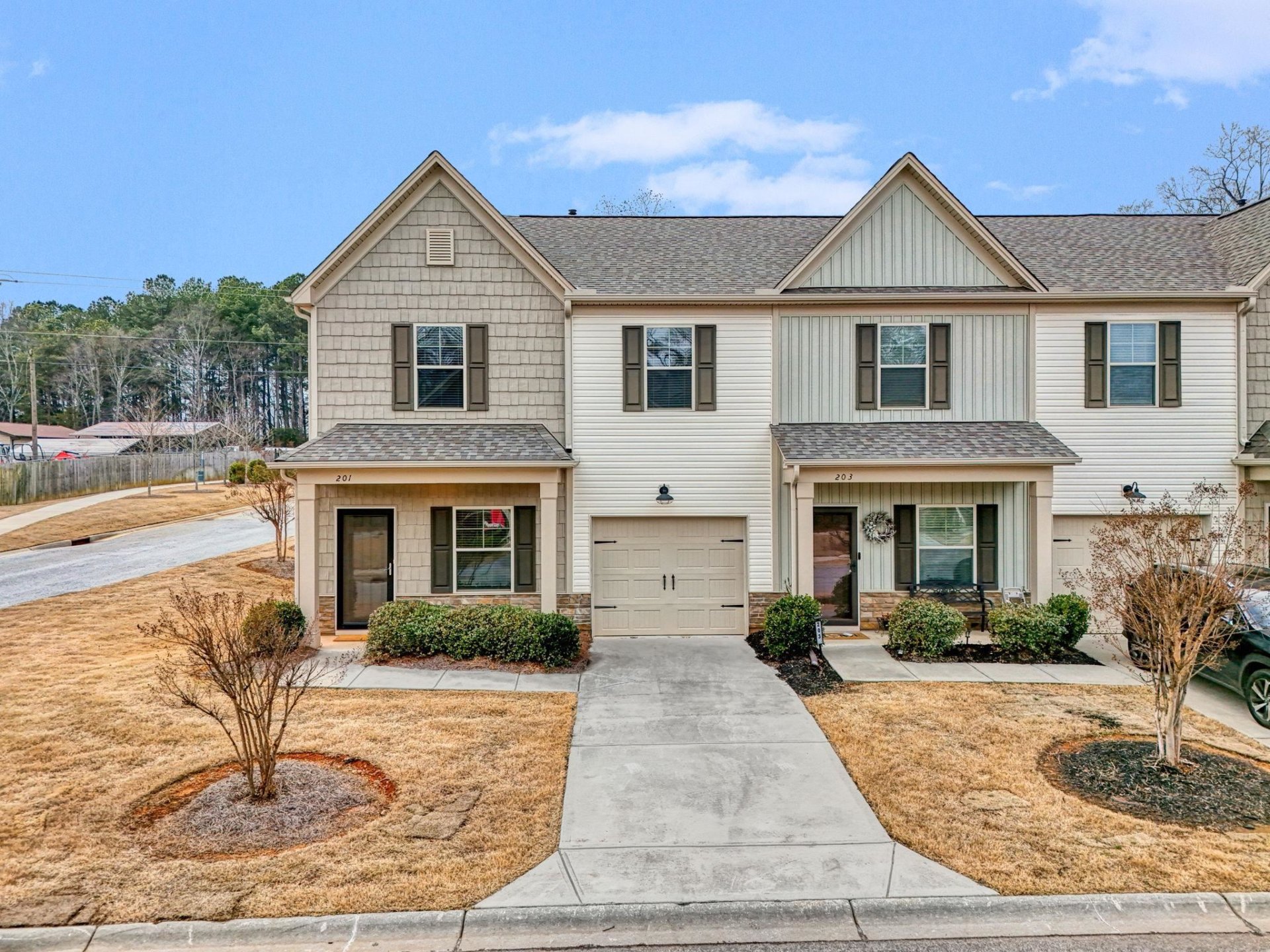 Whispering Pines, Mauldin community