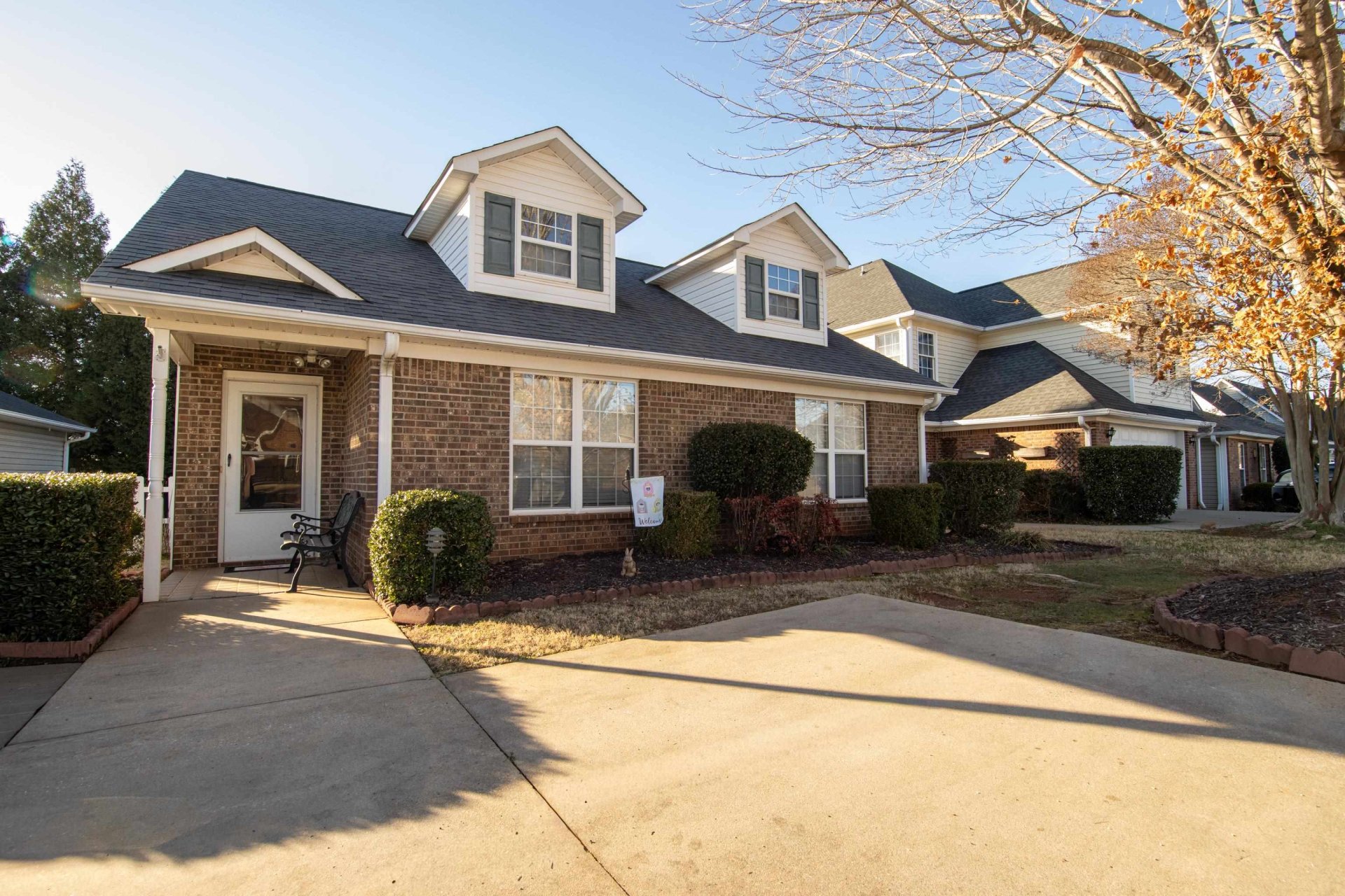 Arbours West, Moore community