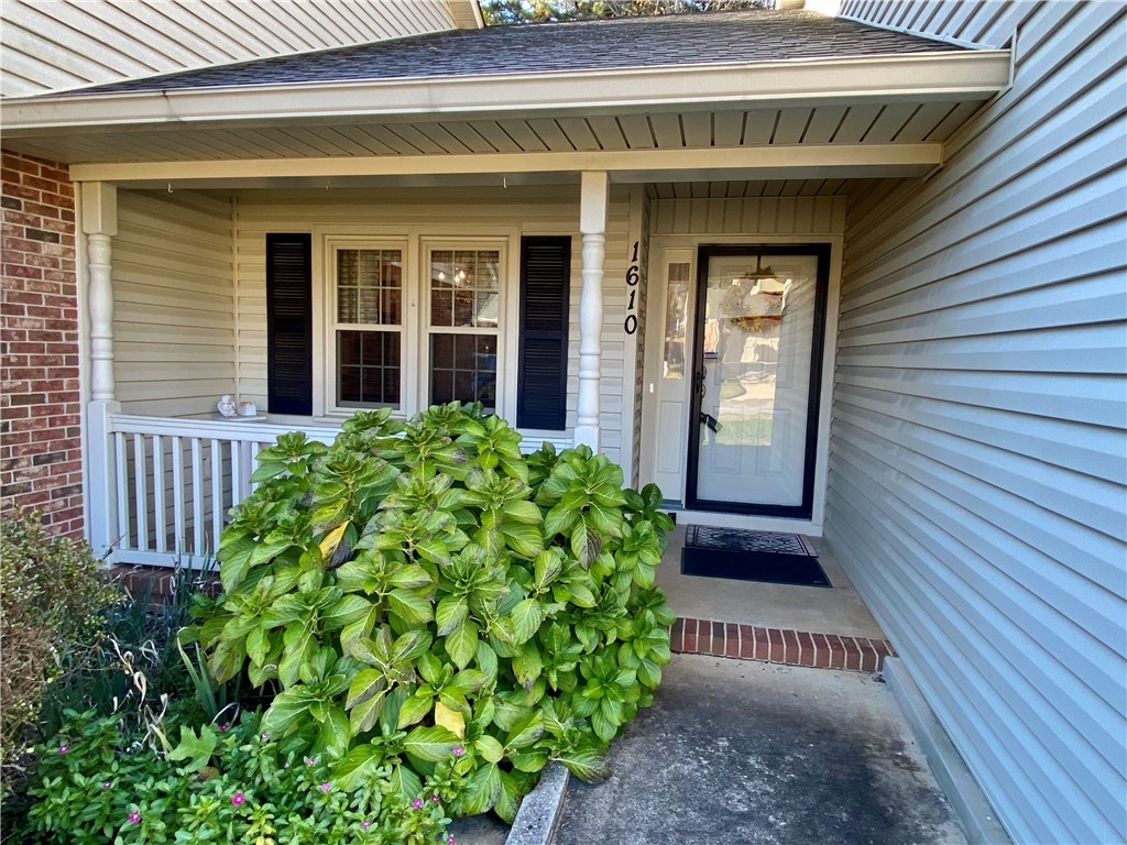 1610 Sandy Hollow Road