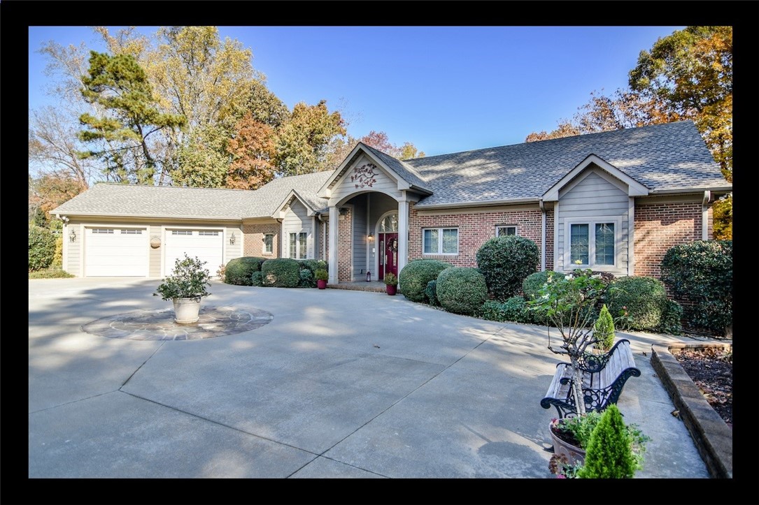 607 English Oak Lane