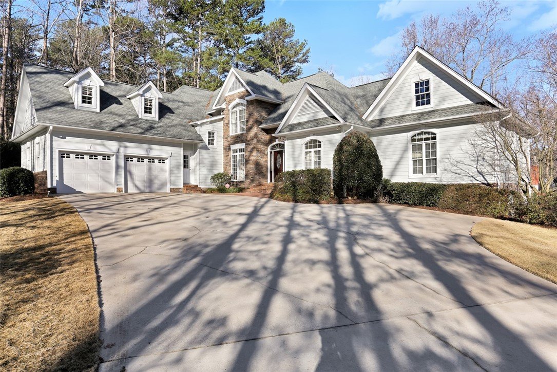 101 Wynward Pointe Drive