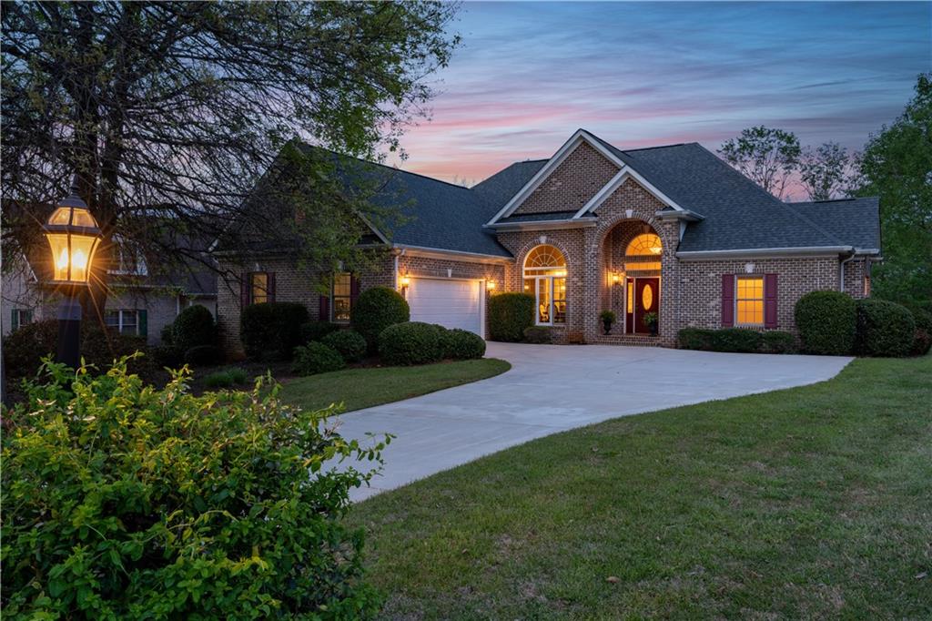 102 Country Walk Lane