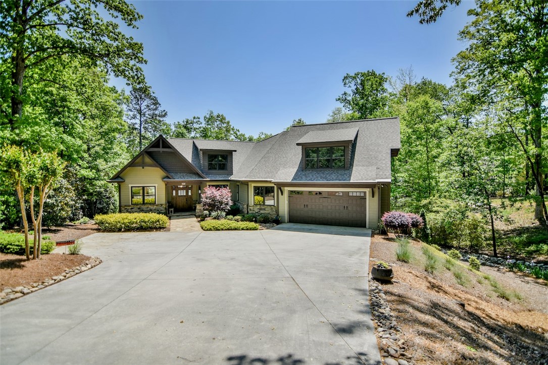 108 Crest Pointe Drive