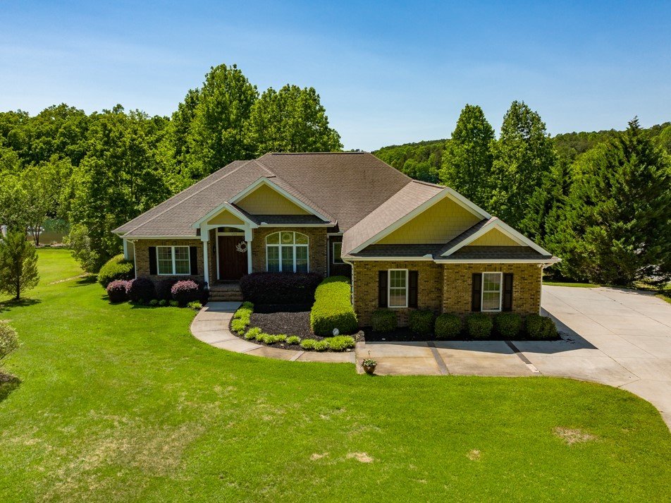 166 South Oak Pointe Drive