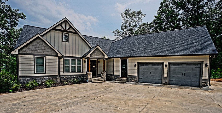 207 Sleepy Oak Court