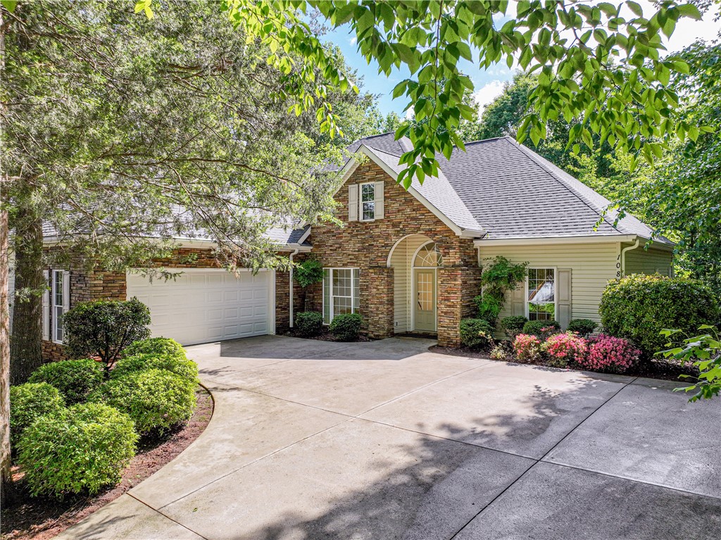 108 Winterbrook Circle