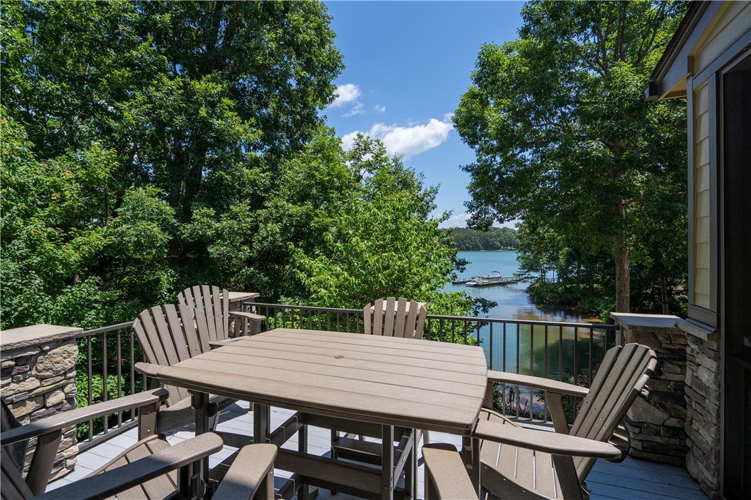 582 Sunset Point Drive