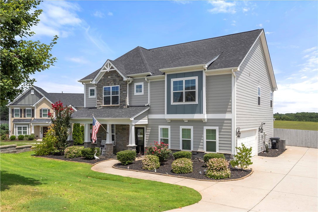 208 N Harvest Moon Way