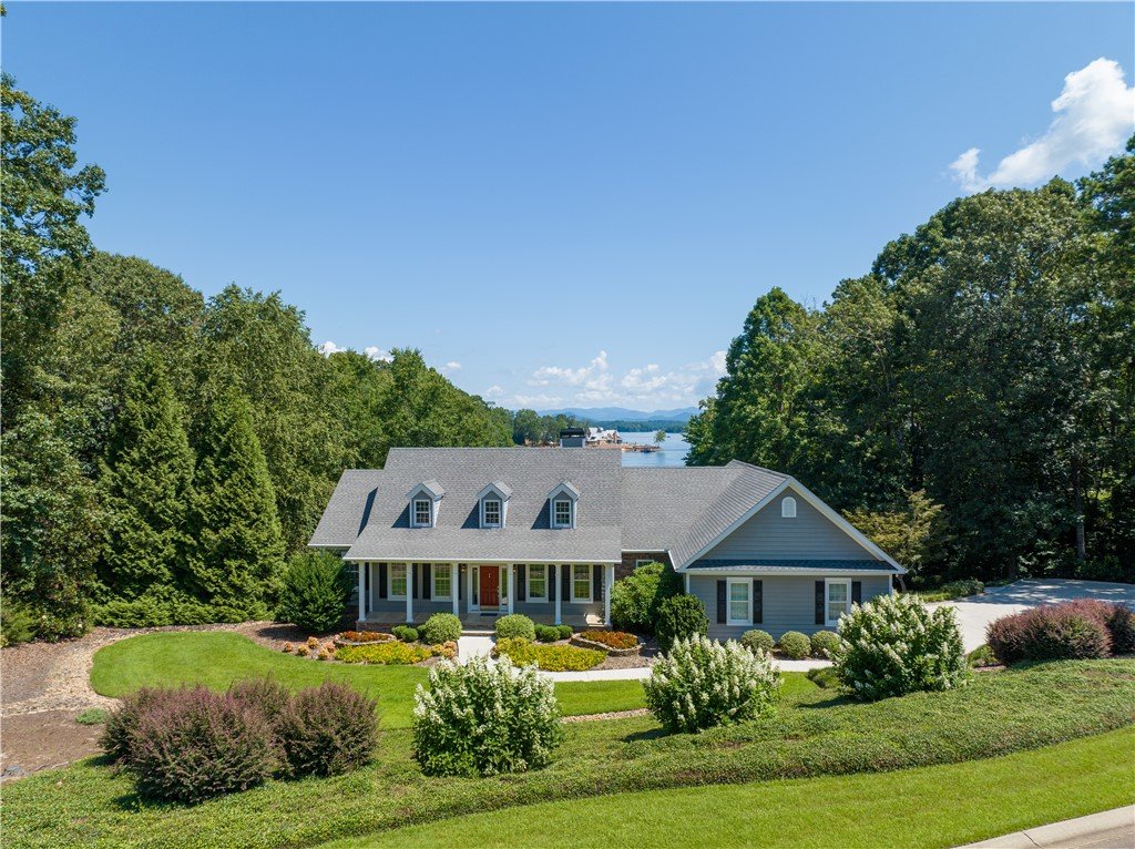 201 E Wynward Pointe Drive