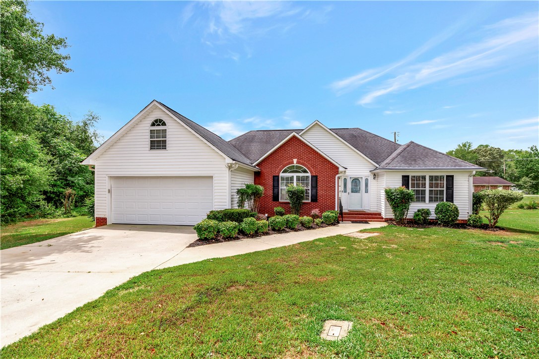 104 Troy Hunter Court