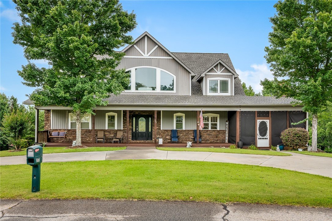 207 Crestridge Drive