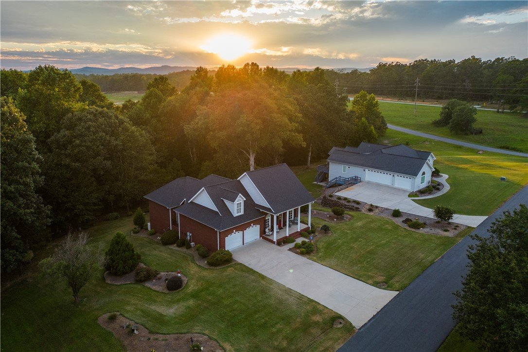 1604 Banchory Circle