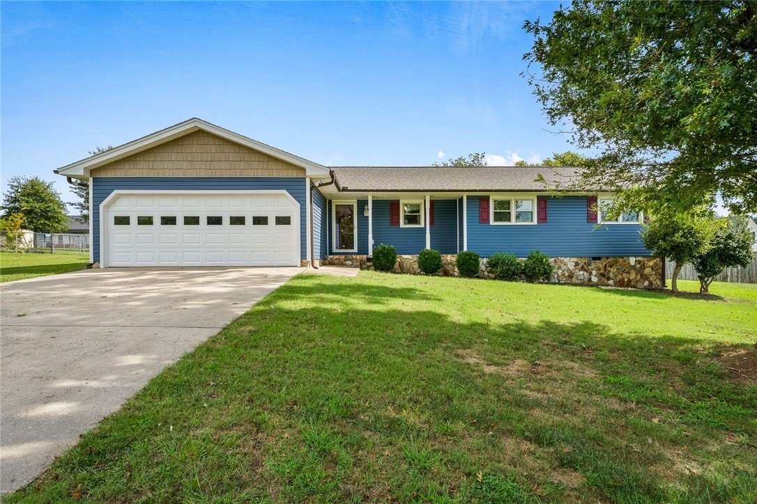 105 Stonehaven Drive