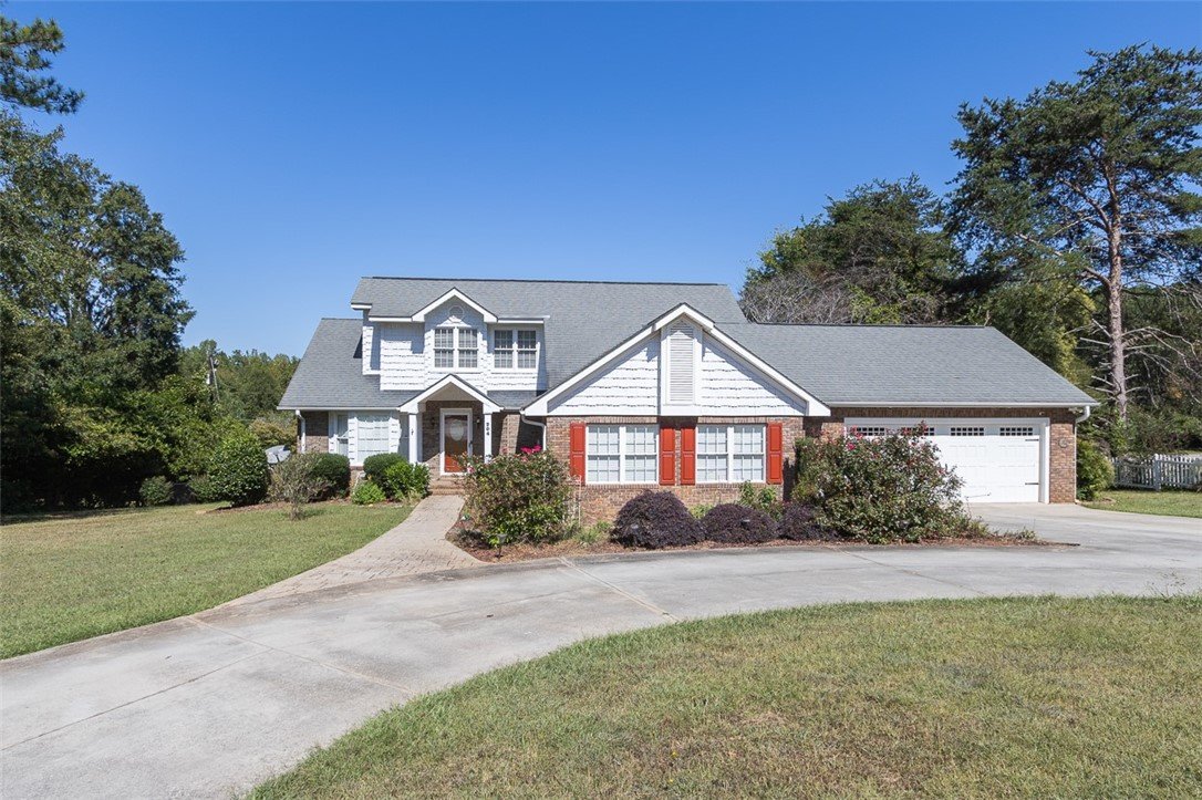 Property at 204 Oakwood Estates Drive, Anderson, SC 29621