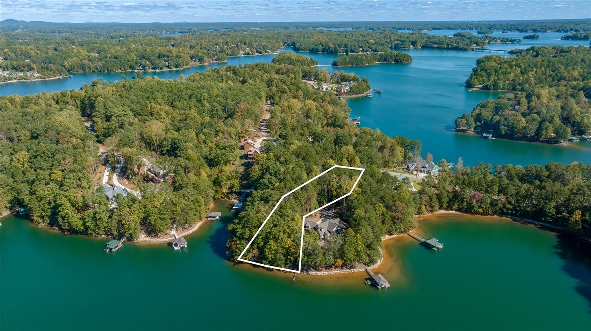 2202 Retreat Pointe Road