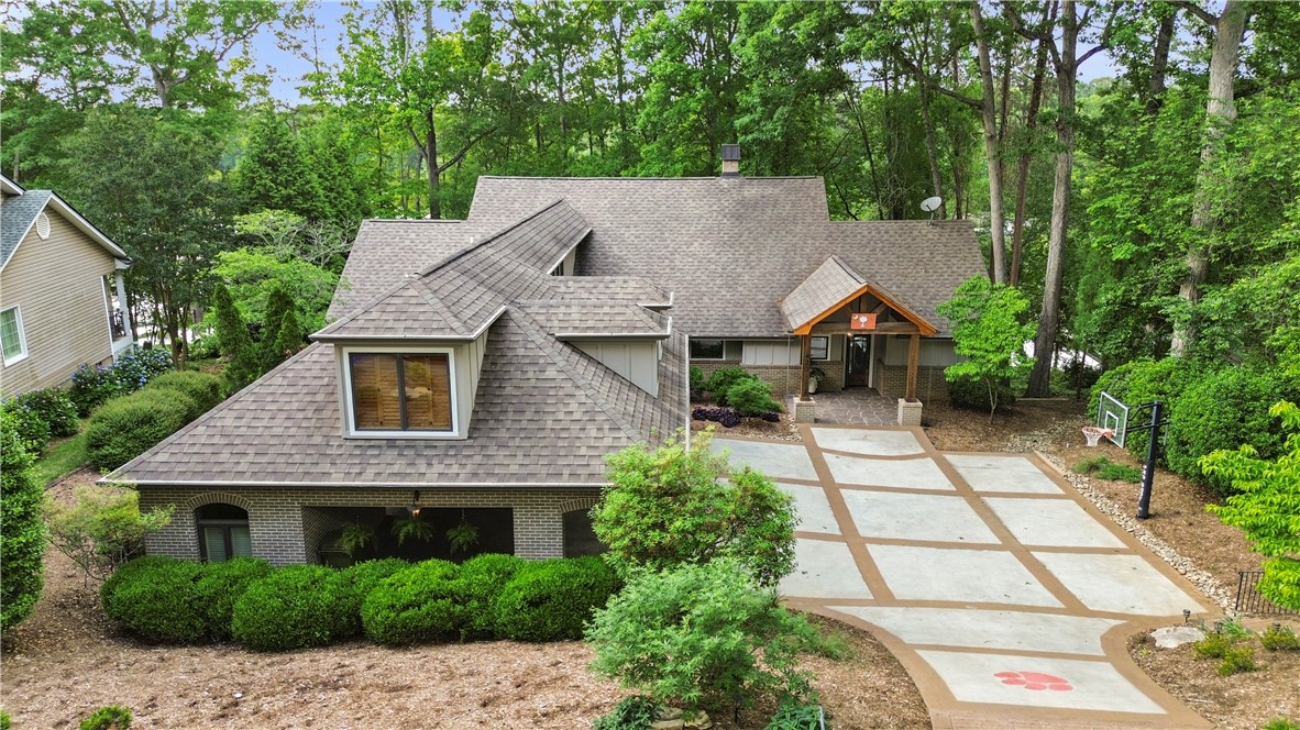 420 Shorecrest Drive