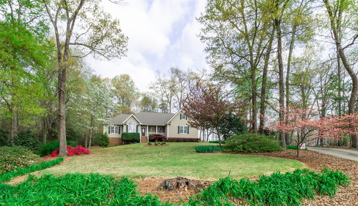 209 Crossbridge Trail