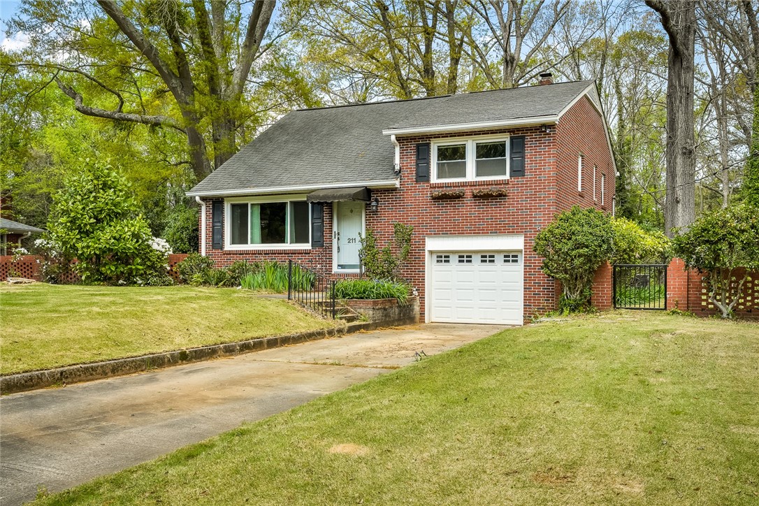 211 Forest Hill Drive