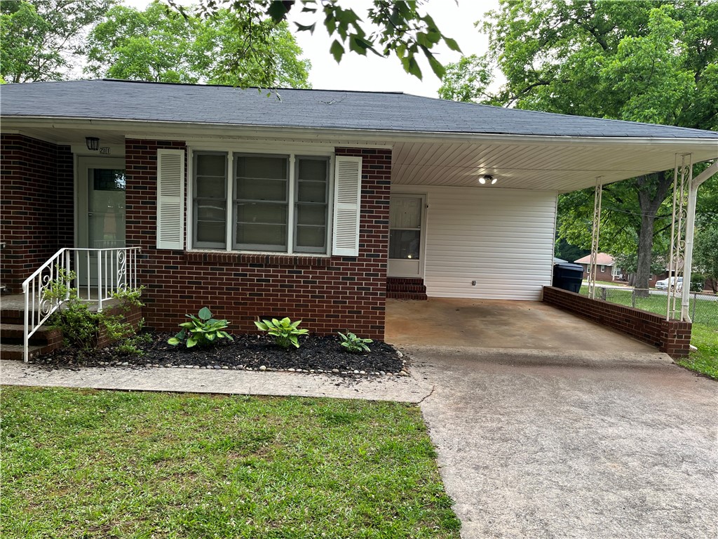 211 Darson Darson Drive