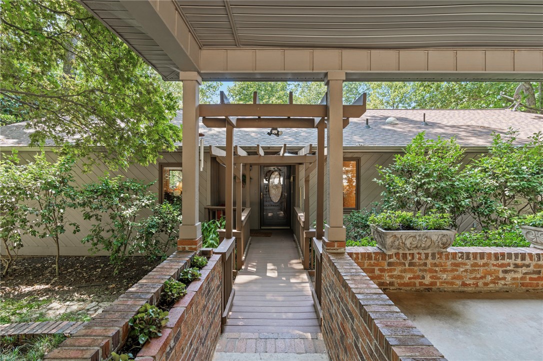 1009 Arrowhead Point