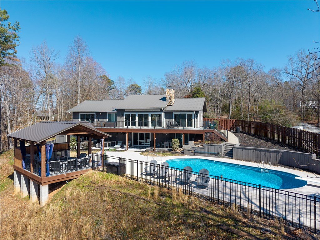 1419 Keowee Lakeshore Drive