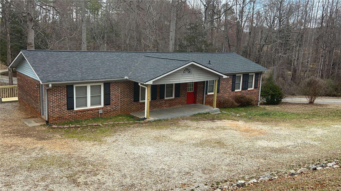 Property image 1 at 809 Mulholland Drive, Seneca, SC 29672
