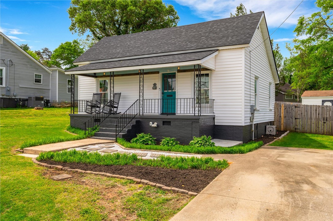 202 W Beattie Street