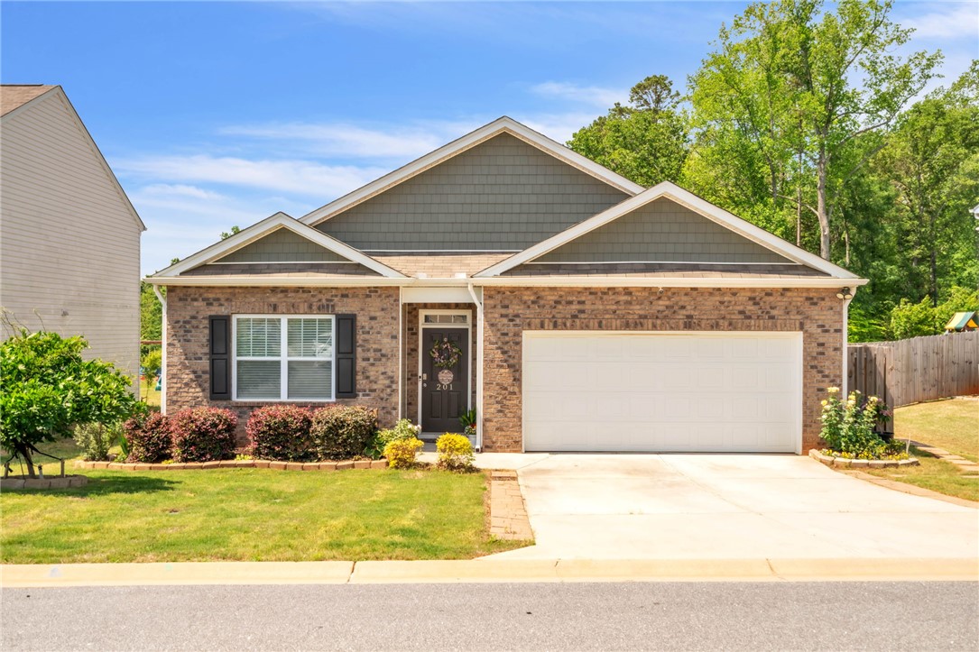 Property image 1 at 201 Sweetgrass Lane, Piedmont, SC 29673