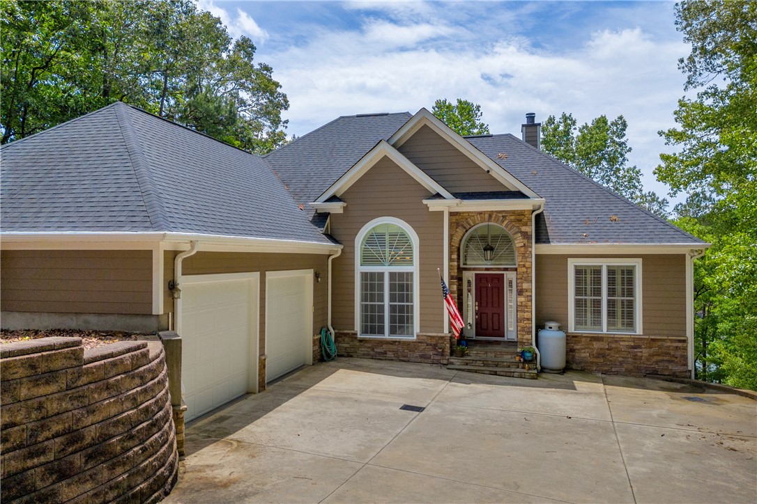 117 W Waters Edge Lane