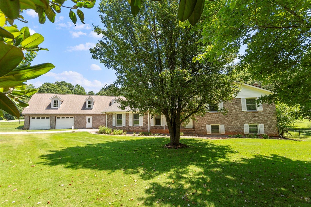 Property image 1 at 102 Sunset Court, Easley, SC 29642