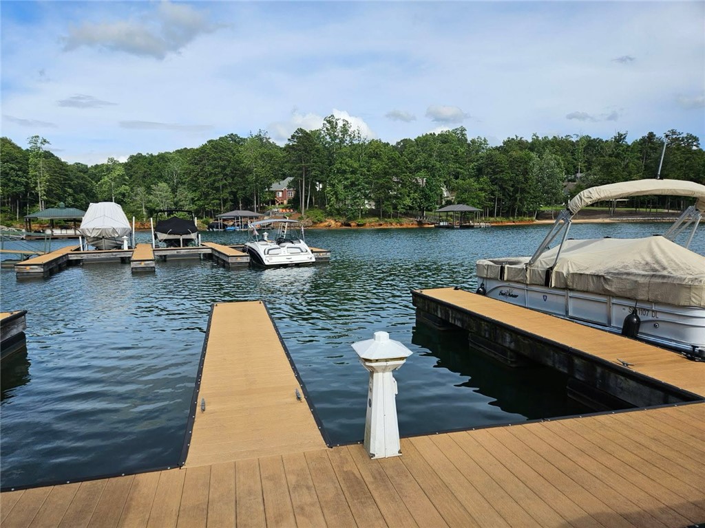 Waterford Ridge, Seneca community