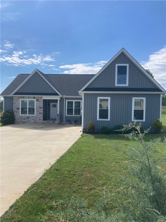 Property image 1 at 1902 Queen Drive, Walhalla, SC 29691