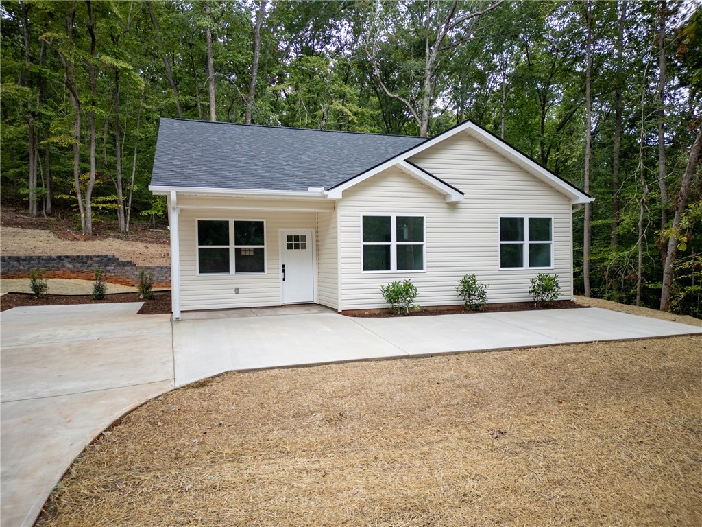 Property at 306 Hickory Trail, Westminster, SC 29693