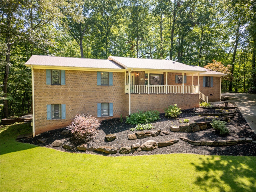 Property at 910 Chickasaw Drive, Westminster, SC 29693