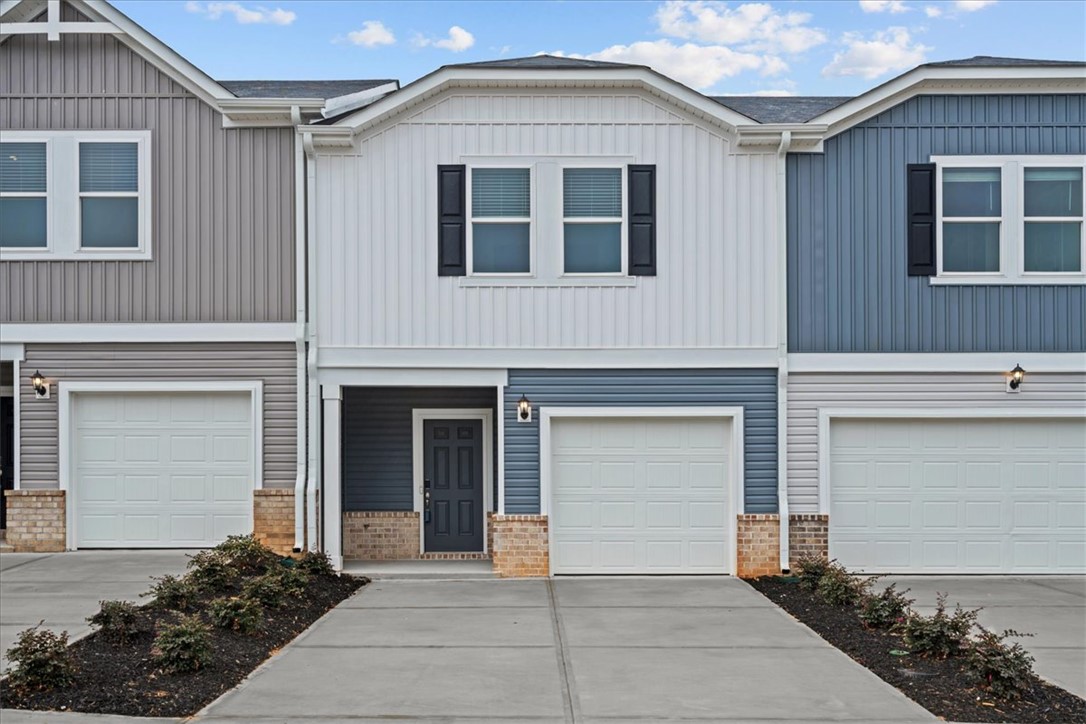 Property at 107 Pleasure Lane, Taylors, SC 29687