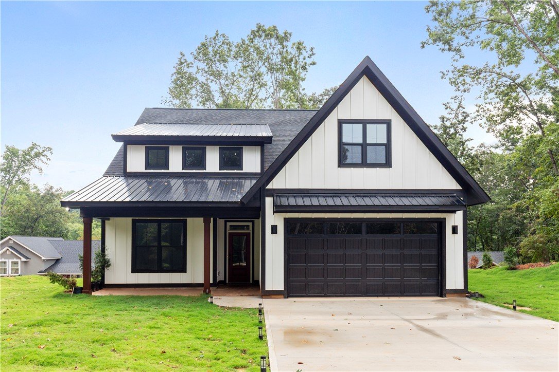 Property at 407 Blue Ridge Court, Westminster, SC 29693