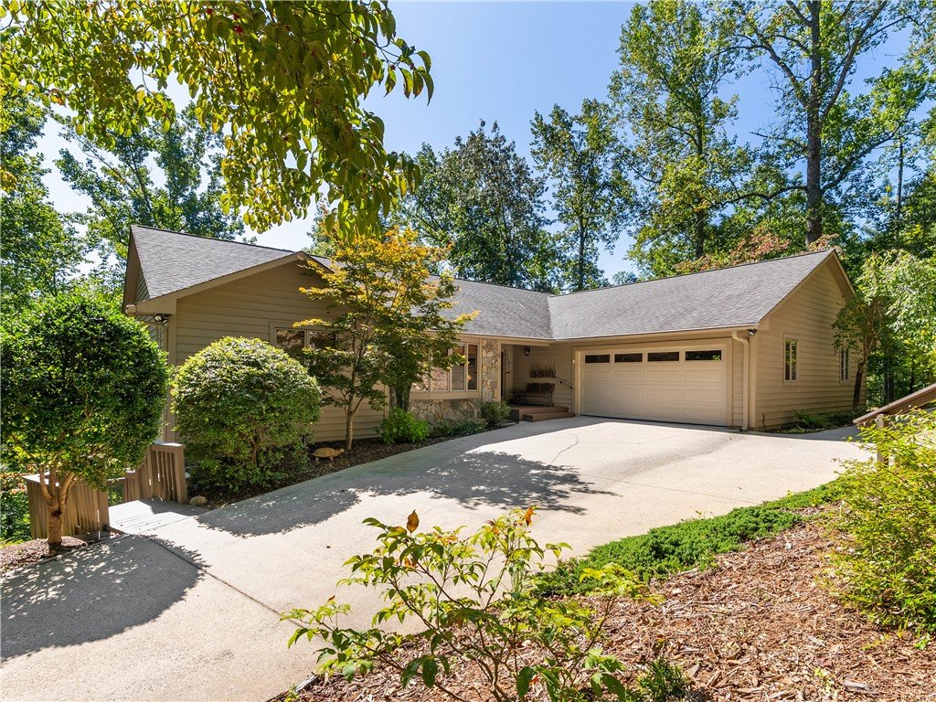 213 Shipmaster Drive