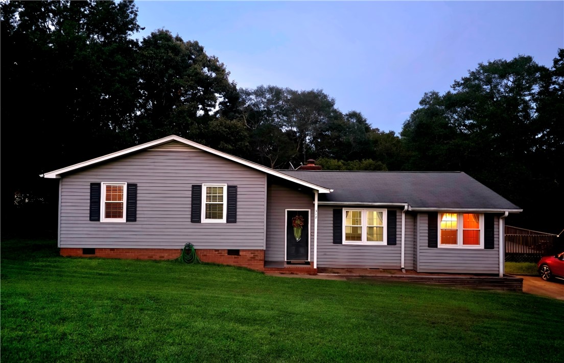 Property image 1 at 318 Country Glen Lane, Pelzer, SC 29669