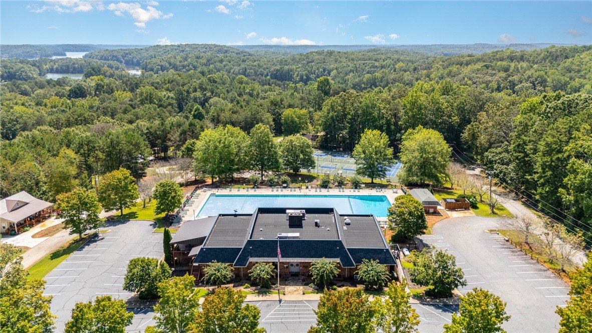 Property image 1 at 303 W Sheffield Drive, Westminster, SC 29693