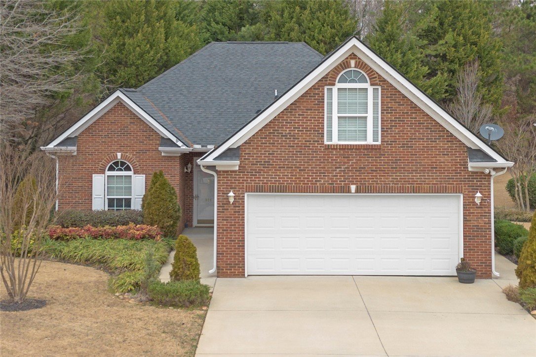 Property image 1 at 324 Canterbury Lane, Seneca, SC 29672