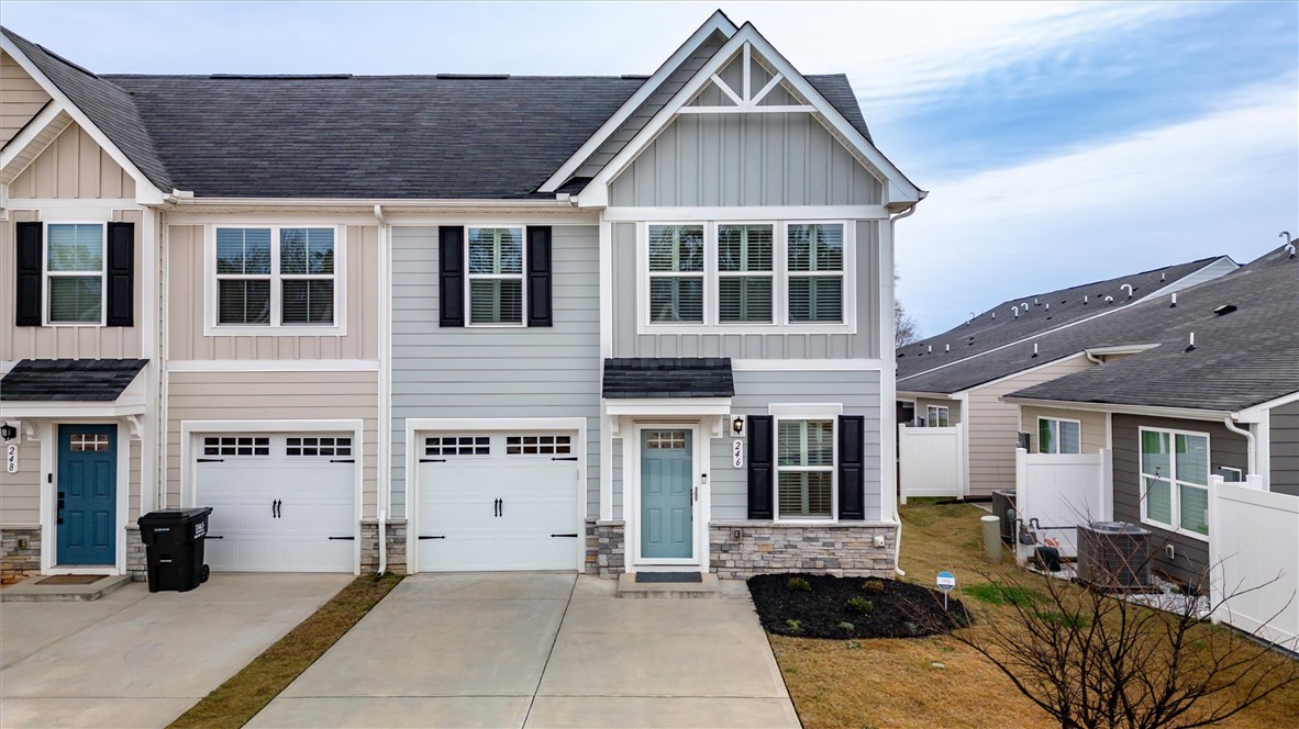 Hannah Crossing, Anderson community