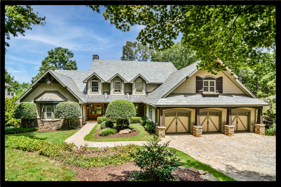 Keowee Harbours, Salem community