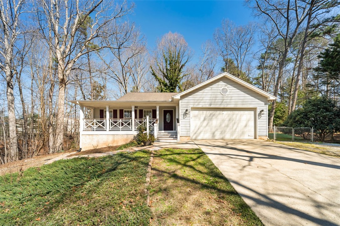 Buxton, Walhalla community