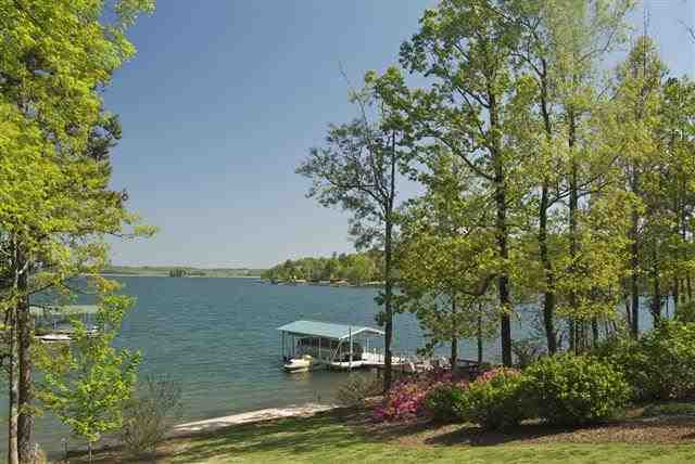 227 E Wynward Pointe Drive