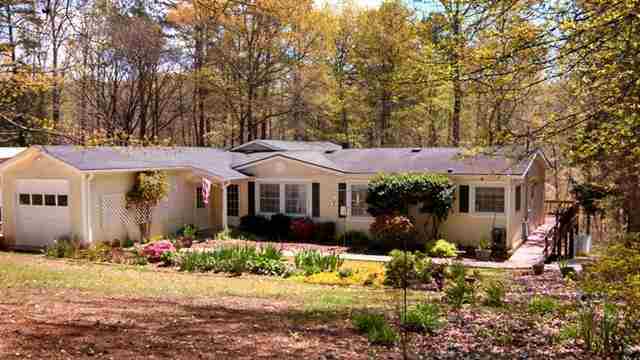 647 Lake Harbor Trail