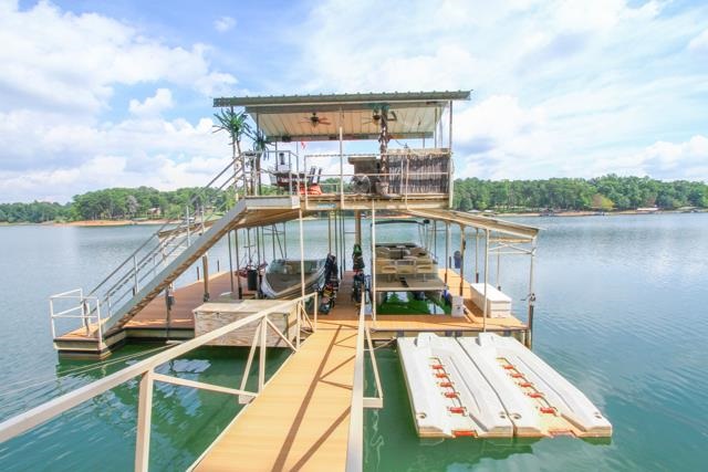 1110 Whitfield Point